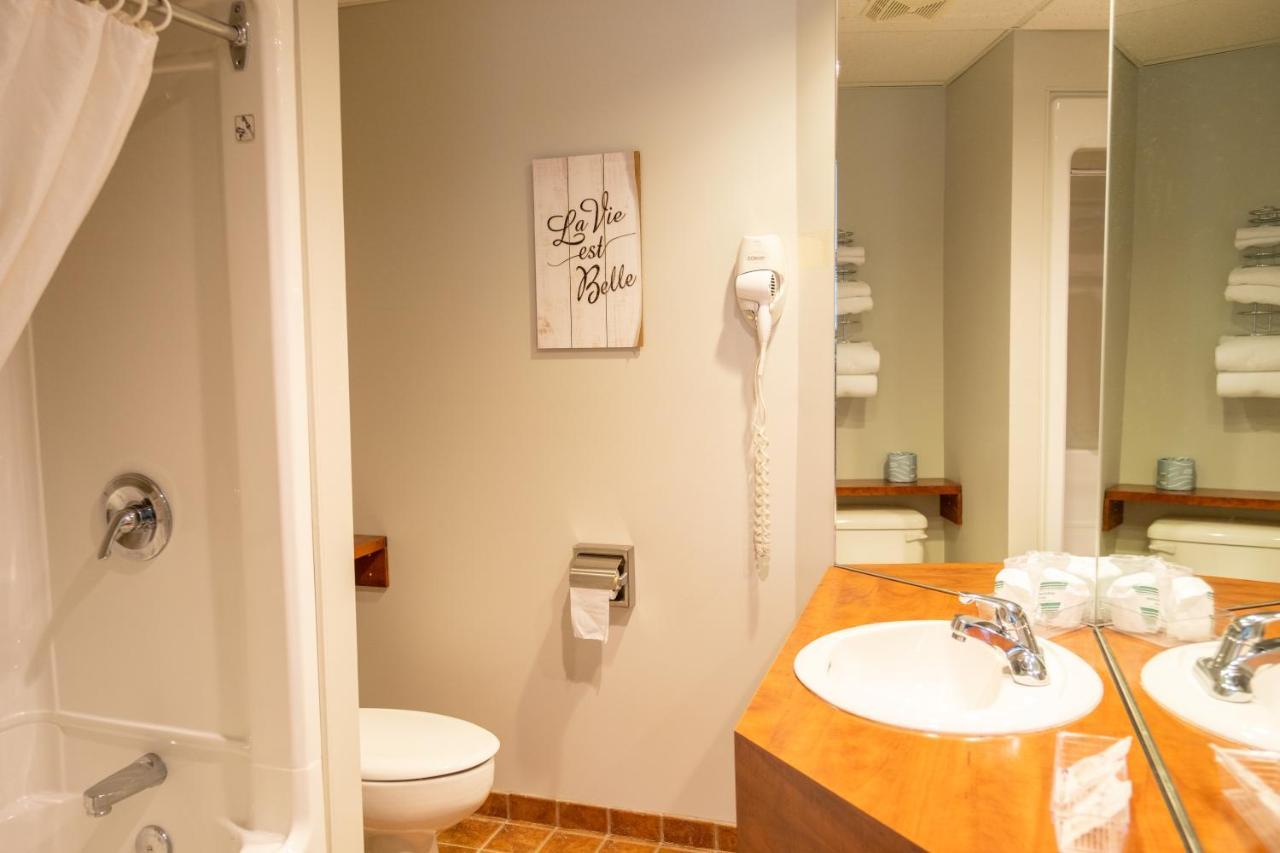 Hotel Motel Le Voyageur Saint-Georges Εξωτερικό φωτογραφία