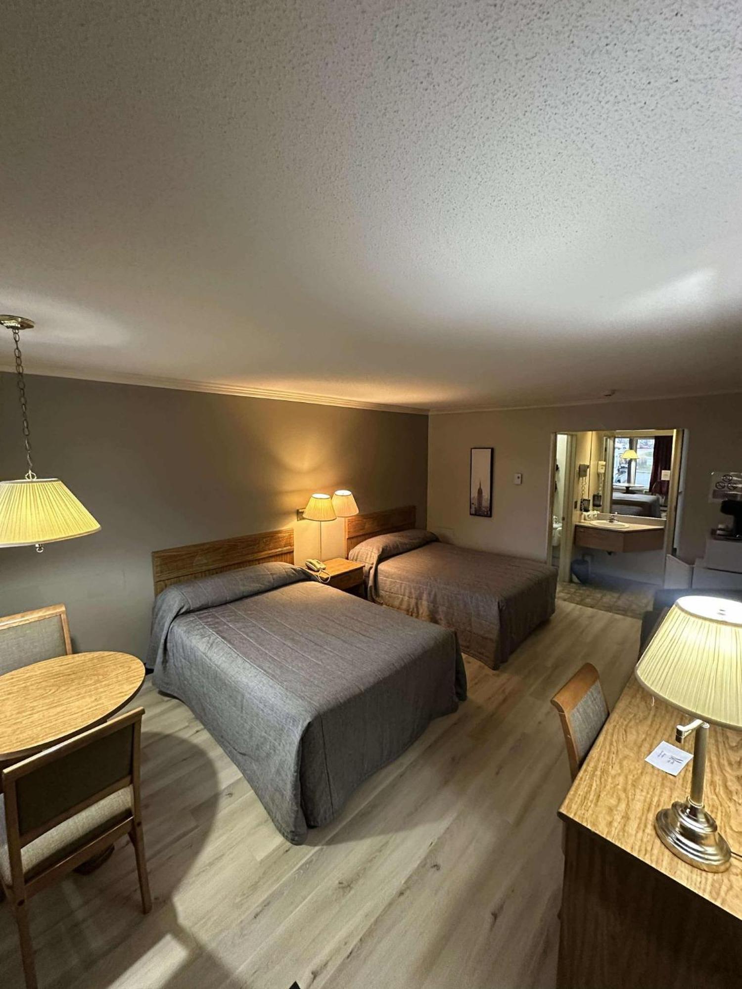 Hotel Motel Le Voyageur Saint-Georges Εξωτερικό φωτογραφία